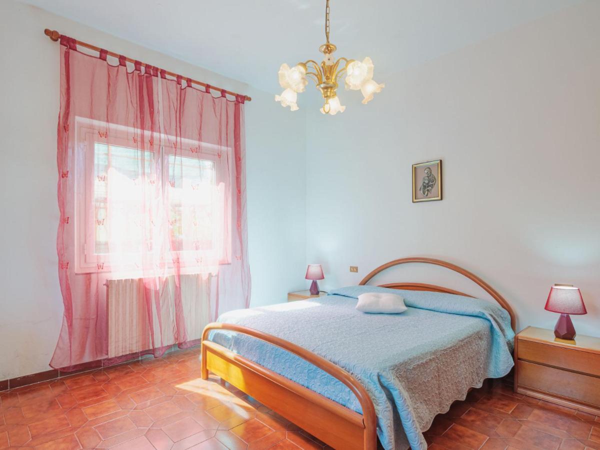 Apartment Emiliano By Interhome Марина-ді-Масса Екстер'єр фото