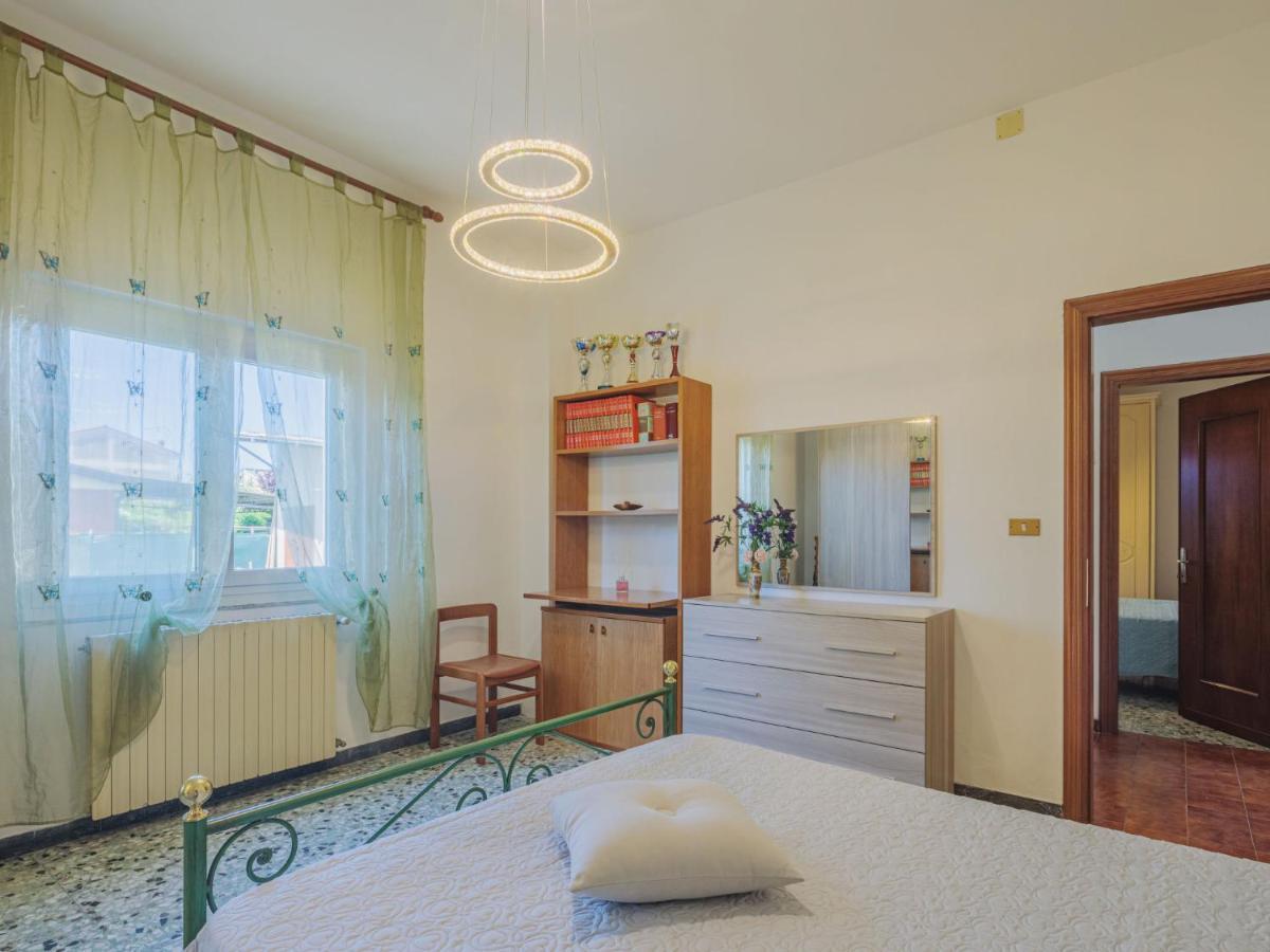 Apartment Emiliano By Interhome Марина-ді-Масса Екстер'єр фото