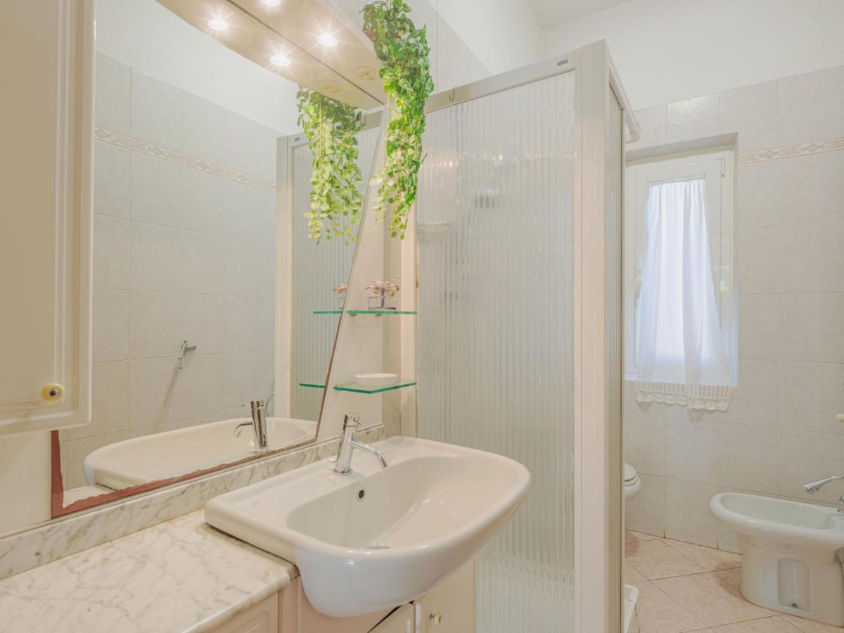 Apartment Emiliano By Interhome Марина-ді-Масса Екстер'єр фото